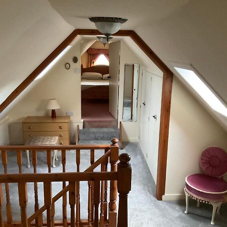 Three-Bedroom Old Cottage Free Parking Інвернесс Екстер'єр фото