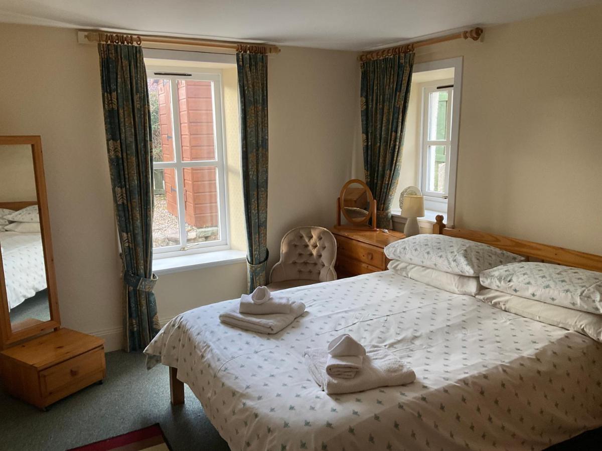 Three-Bedroom Old Cottage Free Parking Інвернесс Екстер'єр фото